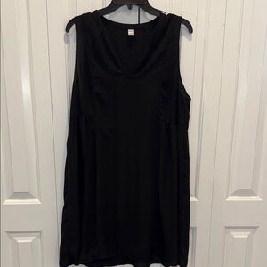 Old Navy Black Sleeveless‎ V-Neck Dress